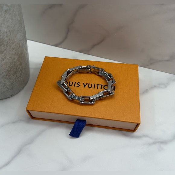 ⚫️🔥Louis Vuitton•Monogram Chain Link Bracelet - Picture 1 of 3